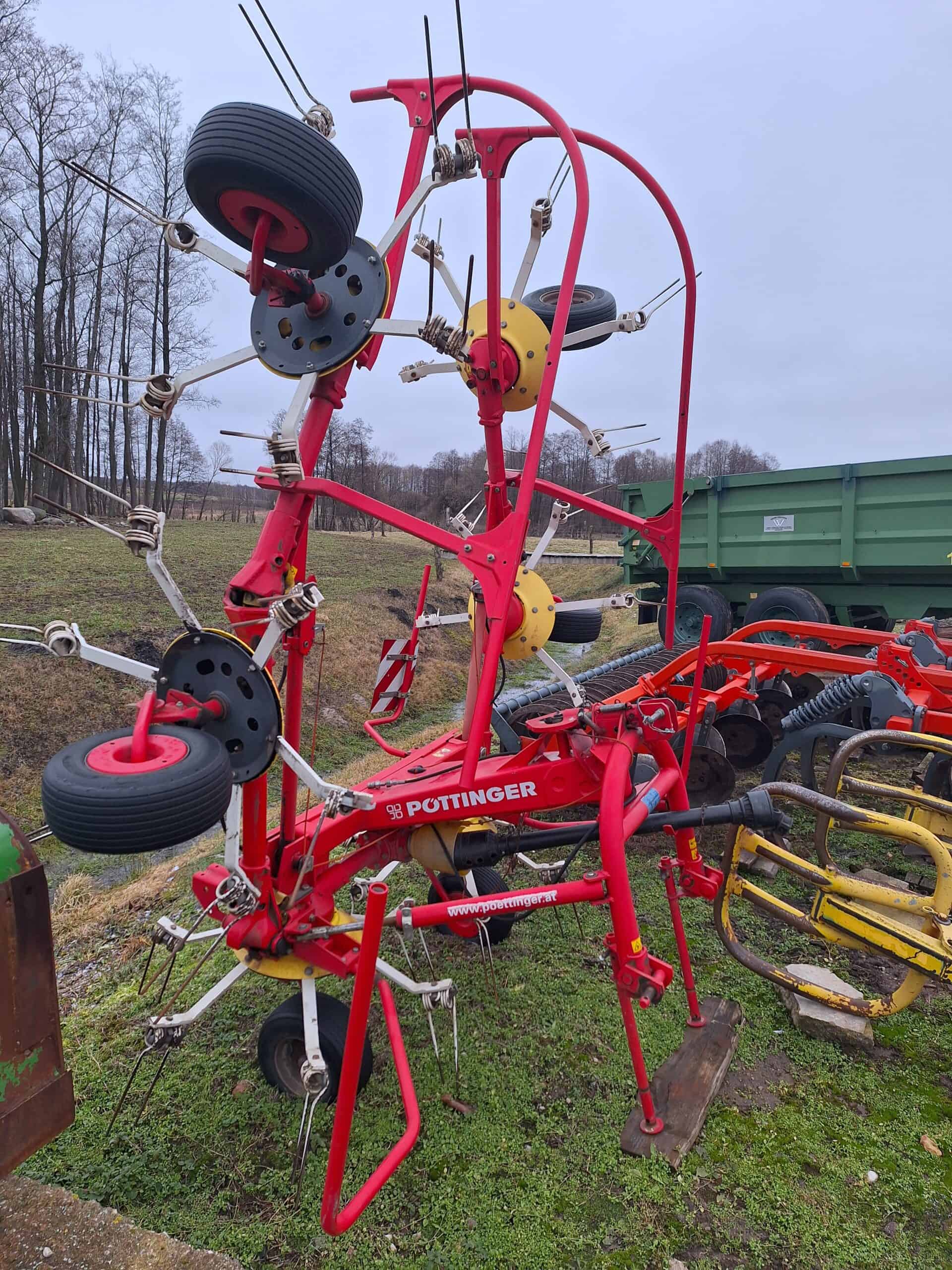 Vartytuvas Pöttinger HIT 690 N (Naudota technika)