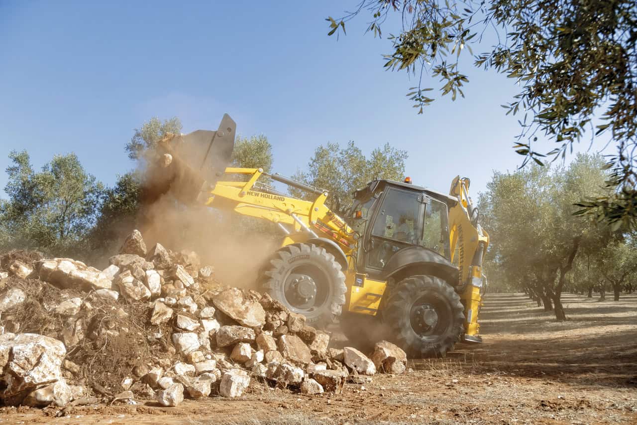 New Holland ratinis ekskavatorinis krautuvas