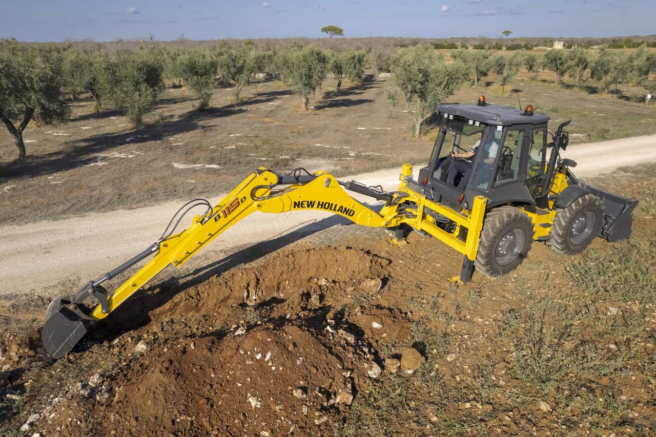New Holland ratinis ekskavatorinis krautuvas