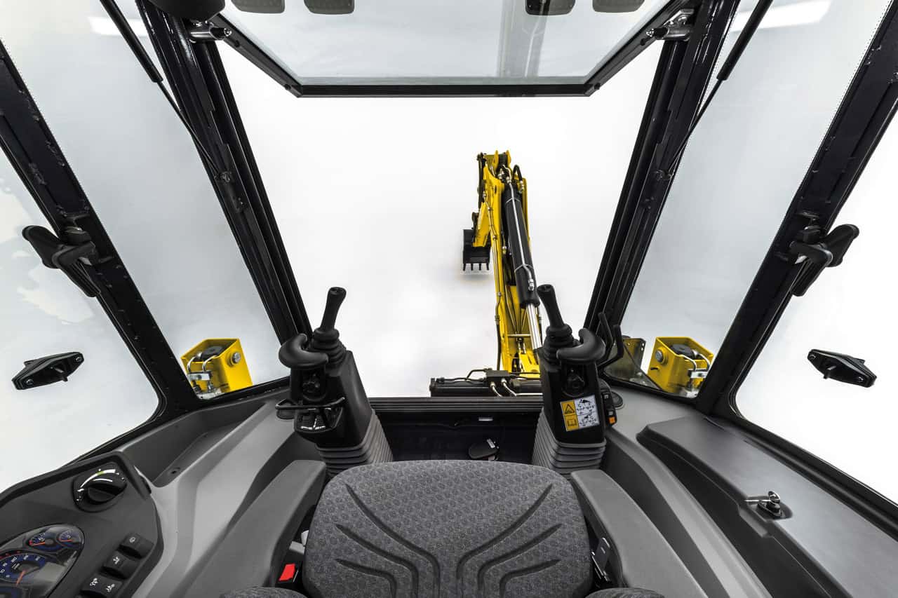 New Holland ratinis ekskavatorinis krautuvas