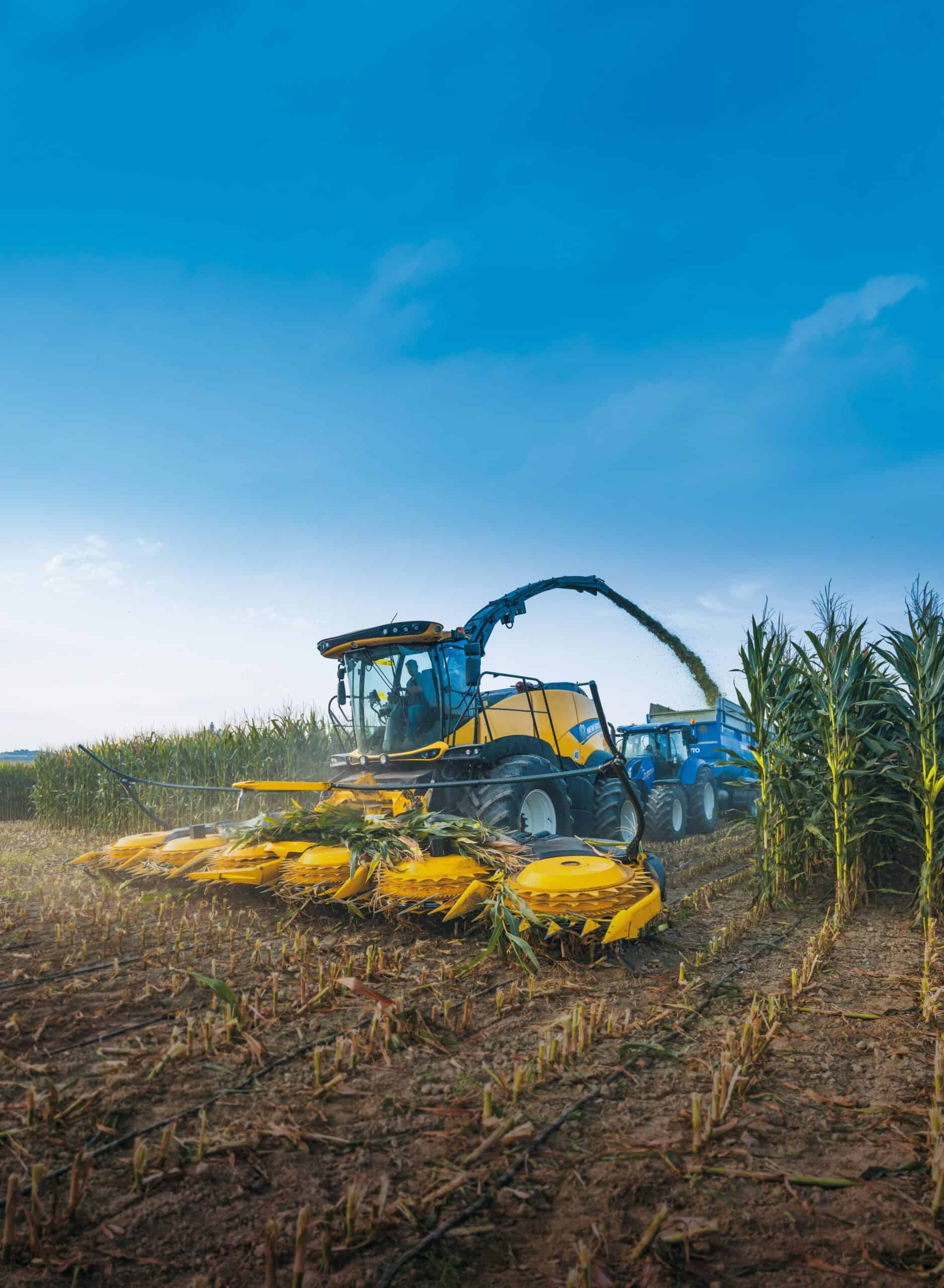 New Holland savaeigis pašarų smulkintuvas