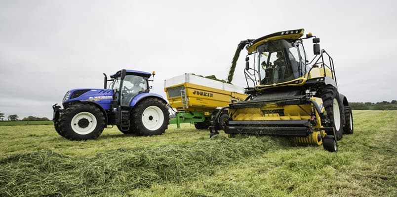 New Holland savaeigis pašarų smulkintuvas