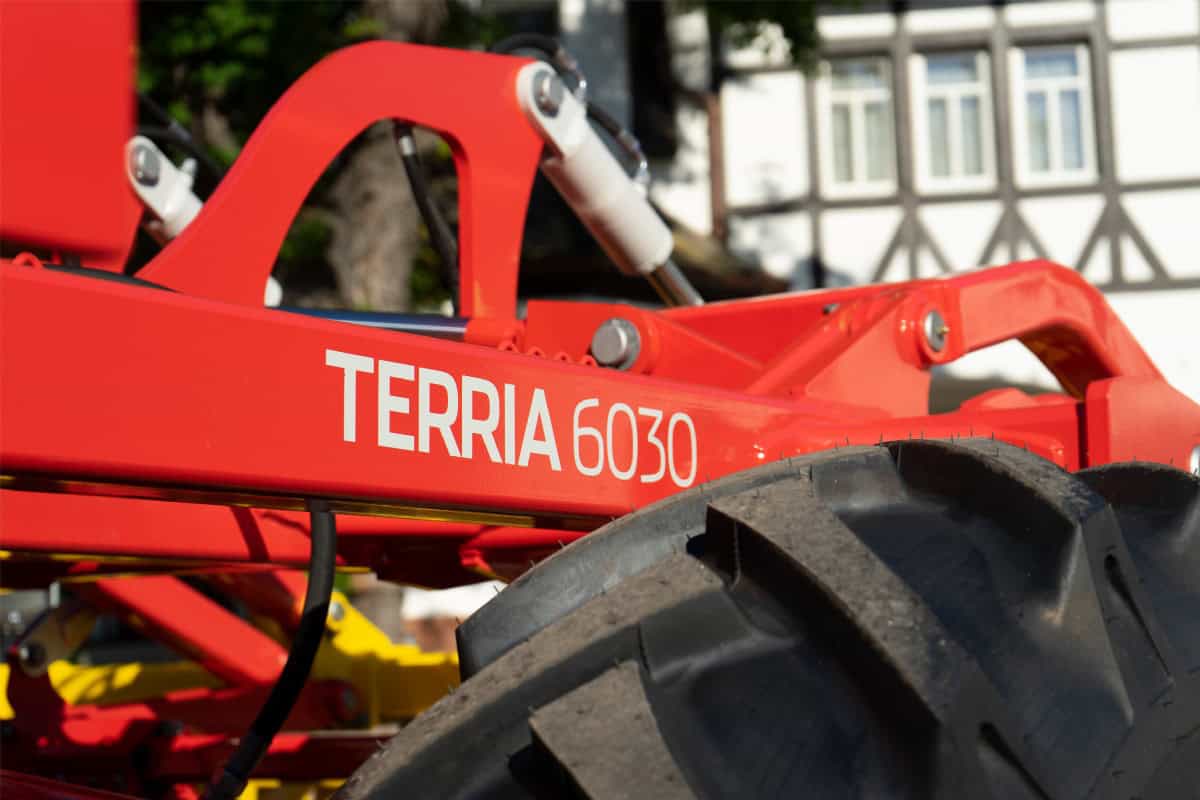 PÖTTINGER TERRIA noraginiai skutikliai