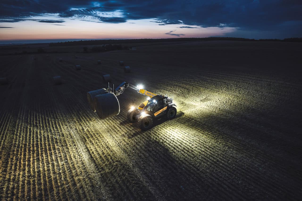 NAUJI TELESKOPINIŲ KRAUTUVŲ NEW HOLLAND MODELIAI