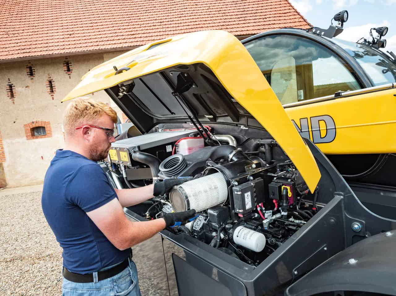 NAUJI TELESKOPINIŲ KRAUTUVŲ NEW HOLLAND MODELIAI