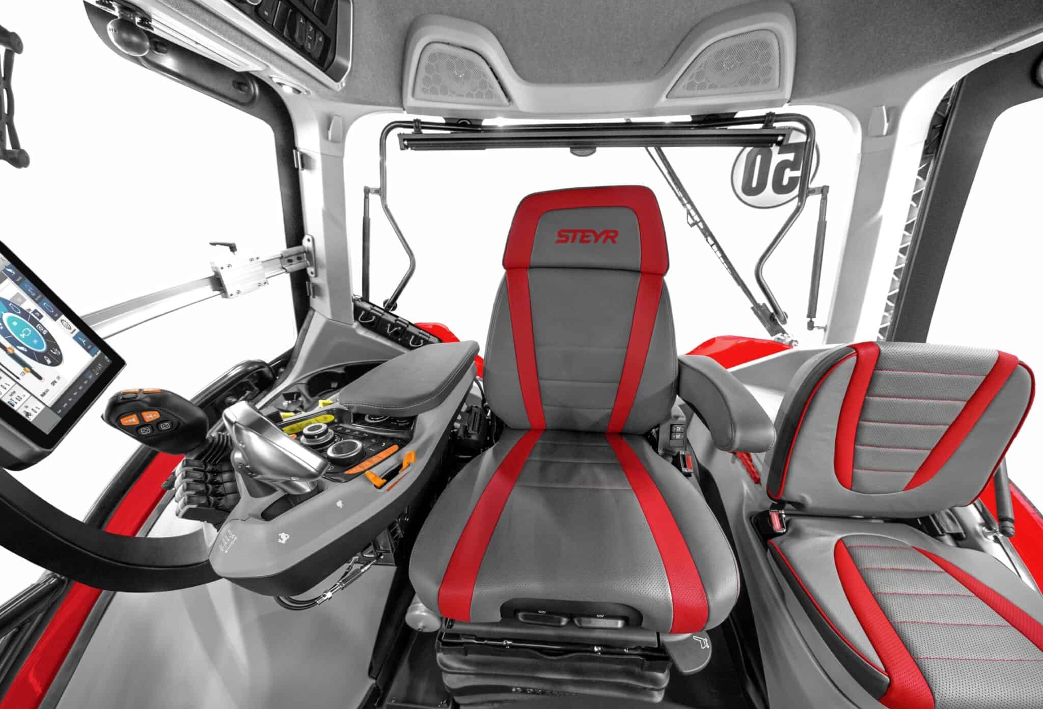 NAUJA Steyr Terrus CVT serija (290-340 AG)