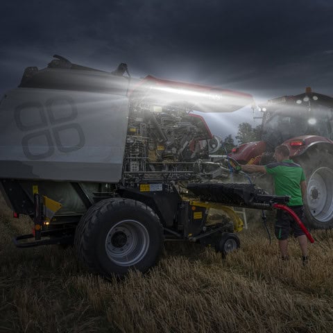 Kintamosios kameros ritinių presas Pöttinger