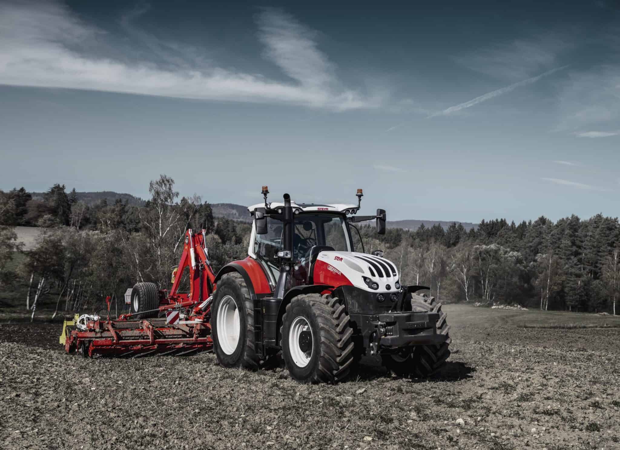 NAUJA STEYR ABSOLUT CVT serija (200-280 AG)