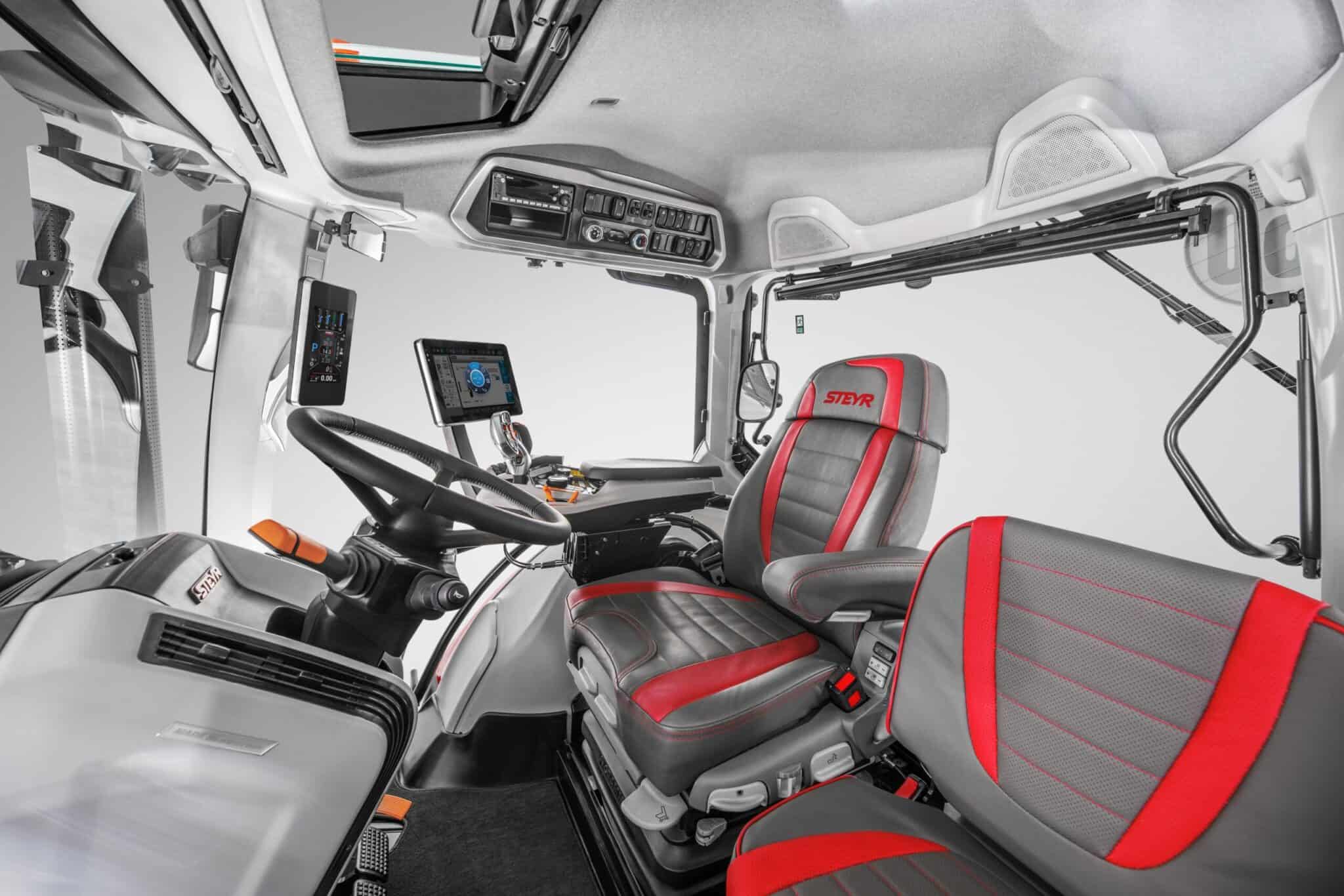NAUJA Steyr Terrus CVT serija (290-340 AG)